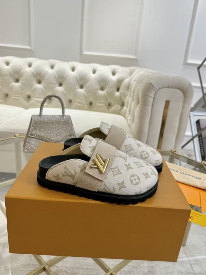 l0vis Vvtt0n slippers